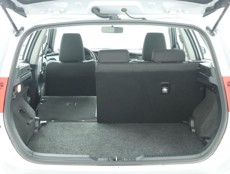 Toyota Auris - 1.8 Hybrid Aspiration 26