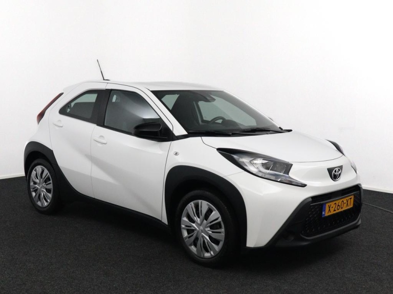 Toyota Aygo X - 1.0 VVT-i MT Play 3