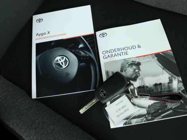 Toyota Aygo X - 1.0 VVT-i MT Play