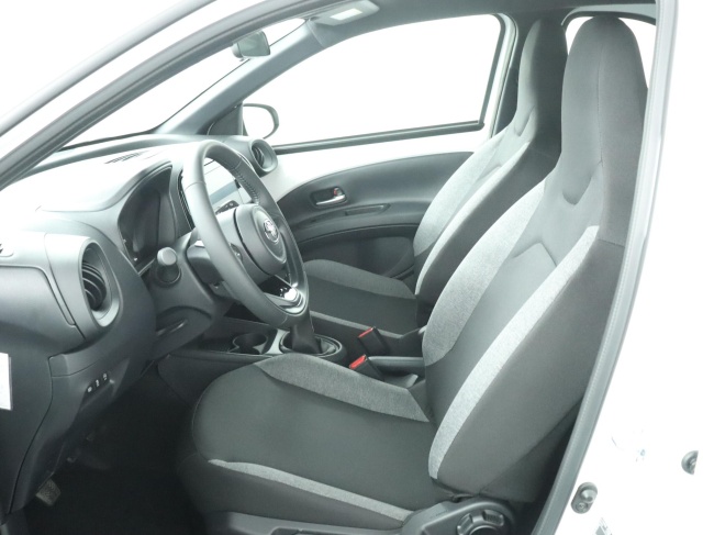 Toyota Aygo X - 1.0 VVT-i MT Play