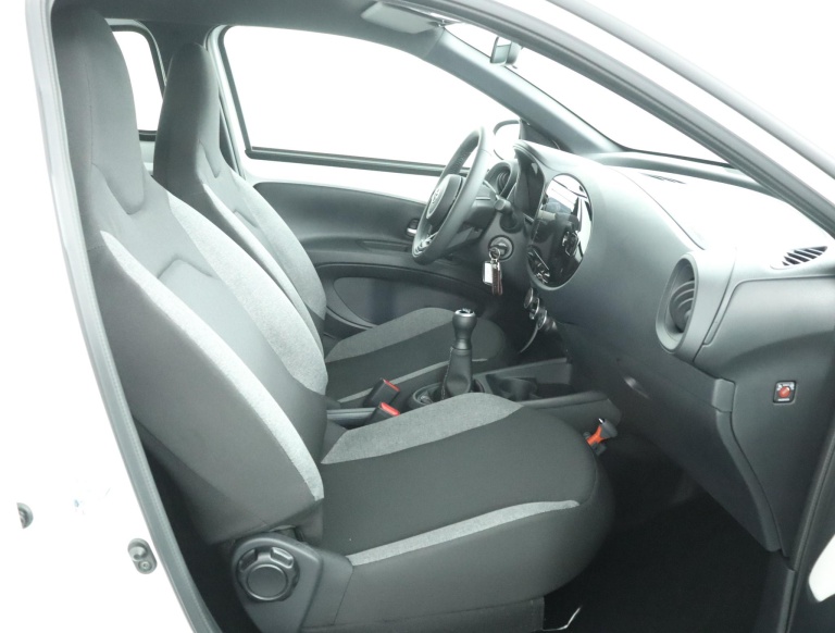 Toyota Aygo X - 1.0 VVT-i MT Play 22