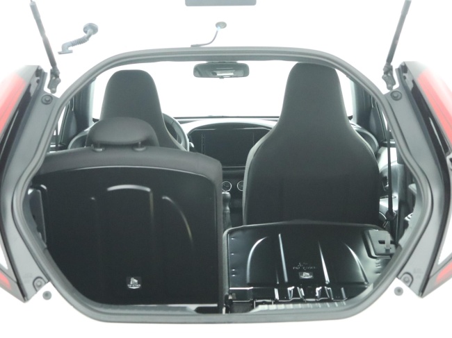 Toyota Aygo X - 1.0 VVT-i MT Play