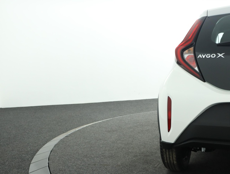 Toyota Aygo X - 1.0 VVT-i MT Play 40