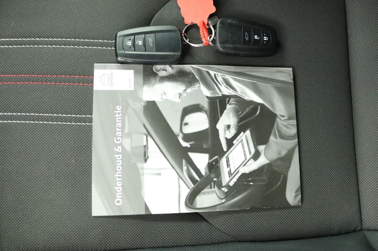 Toyota Corolla Touring Sports - 2.0 Hybrid GR-Sport Plus 11