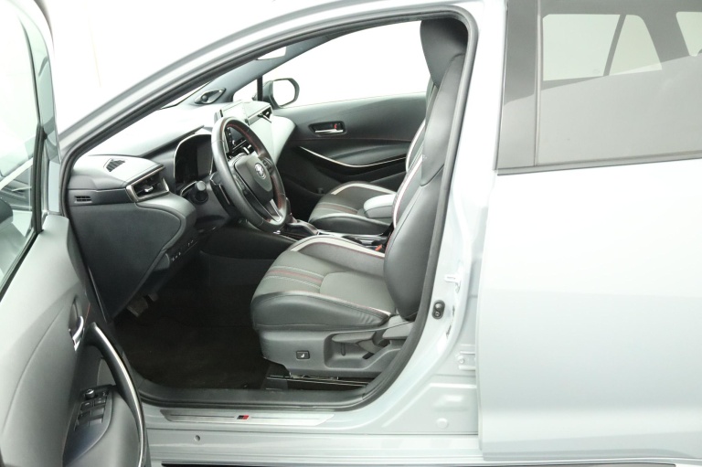 Toyota Corolla Touring Sports - 2.0 Hybrid GR-Sport Plus 17