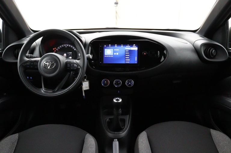 Toyota Aygo X - 1.0 VVT-i MT Play 10