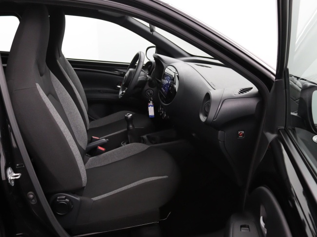 Toyota Aygo X - 1.0 VVT-i MT Play