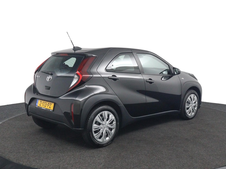 Toyota Aygo X - 1.0 VVT-i MT Play 2