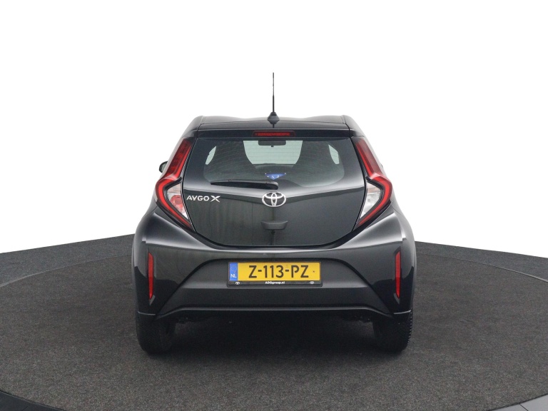 Toyota Aygo X - 1.0 VVT-i MT Play 8