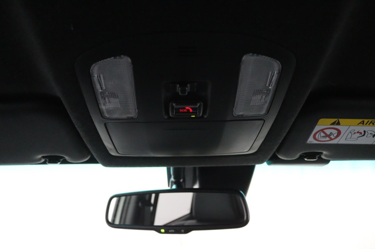 Toyota HiLux - 2.8 D-4D Double Cab Hybrid Invincible 27