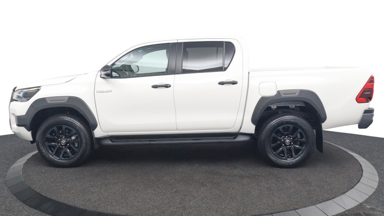 Toyota HiLux - 2.8 D-4D Double Cab Hybrid Invincible 5