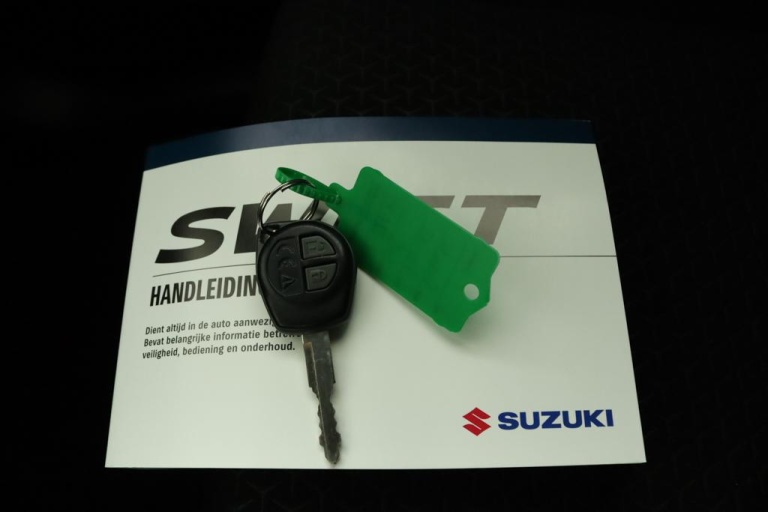 Suzuki Swift - 1.2 Select Smart Hybrid 11
