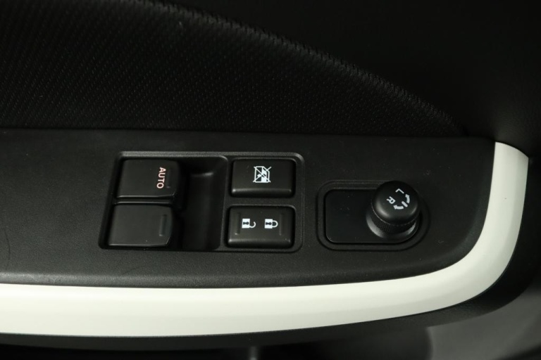 Suzuki Swift - 1.2 Select Smart Hybrid 28