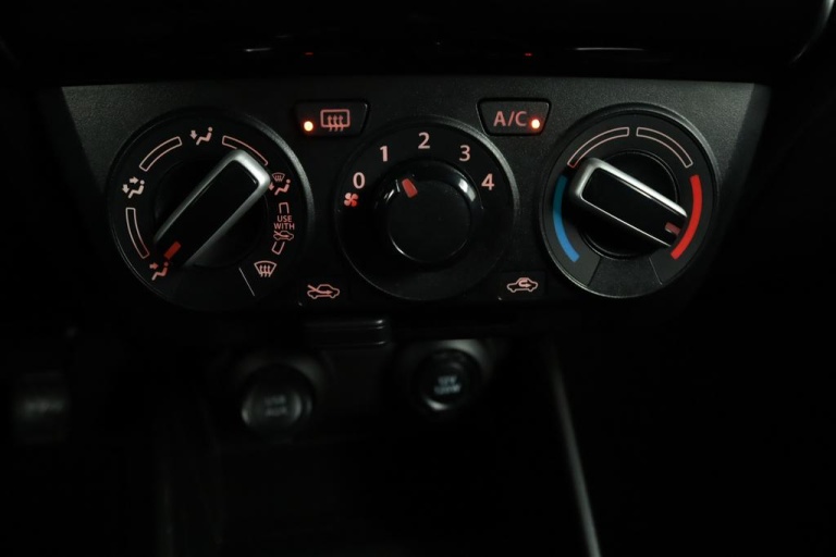 Suzuki Swift - 1.2 Select Smart Hybrid 7