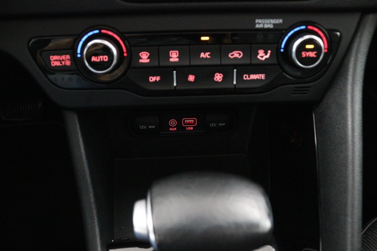Kia Niro - 1.6 GDi Hybrid Design Edition 17