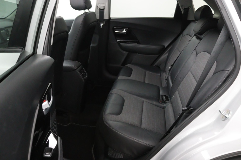 Kia Niro - 1.6 GDi Hybrid Design Edition 24