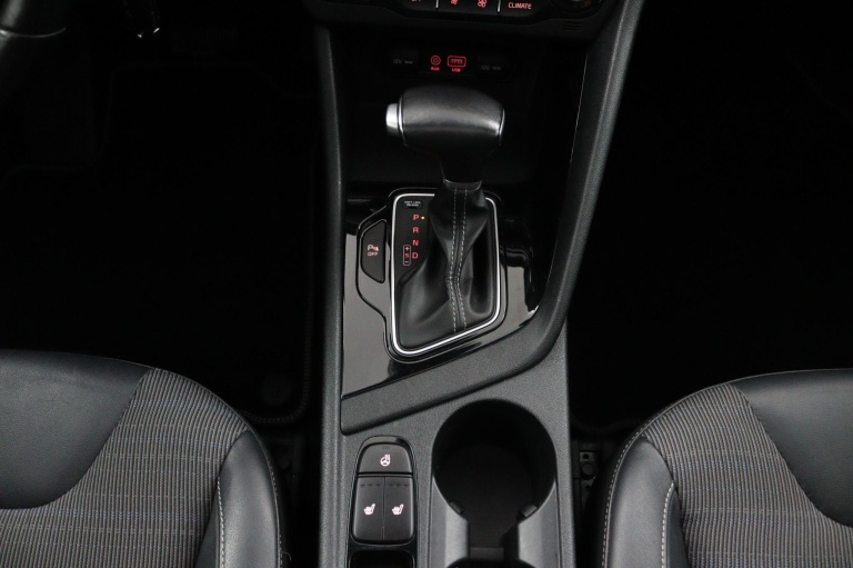 Kia Niro - 1.6 GDi Hybrid Design Edition 28