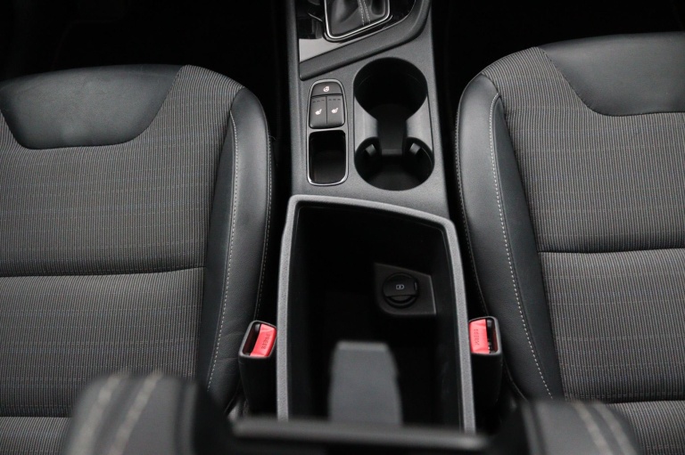 Kia Niro - 1.6 GDi Hybrid Design Edition 37
