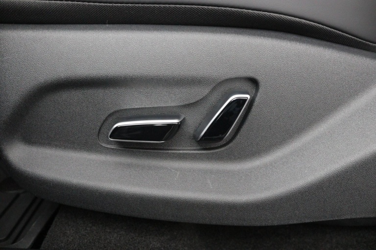 BYD DOLPHIN - Design 60.4 kWh 28