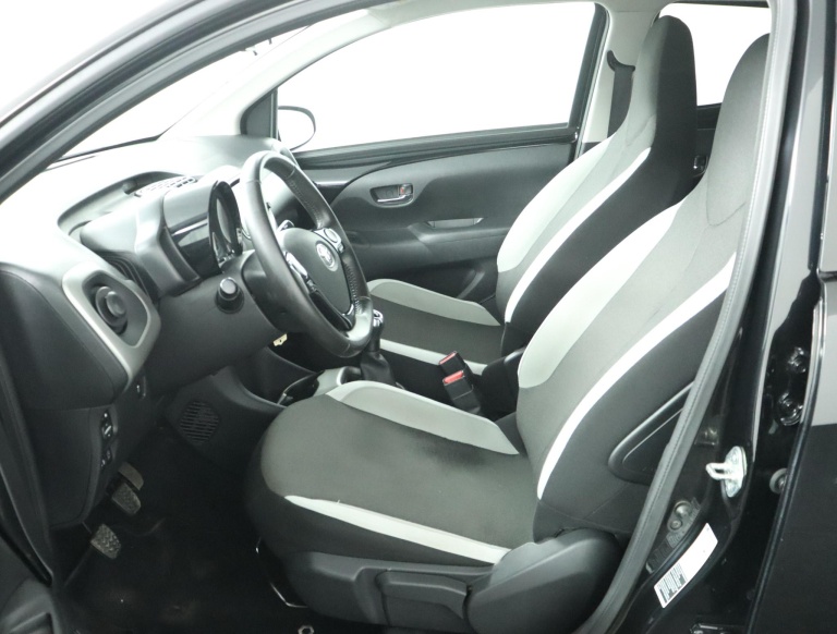 Toyota Aygo - 1.0 VVT-i x-sport 17