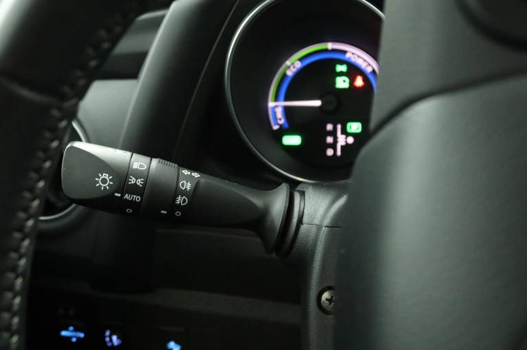 Toyota Auris - 1.8 Hybrid Aspiration Go 29