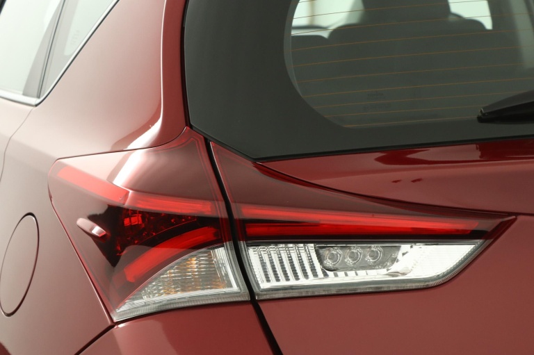Toyota Auris - 1.8 Hybrid Aspiration Go 36