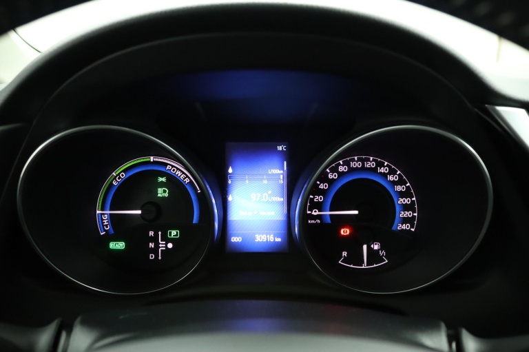 Toyota Auris - 1.8 Hybrid Aspiration Go 6