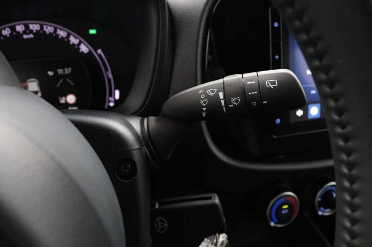 Toyota Aygo X - 1.0 VVT-i MT Play 24