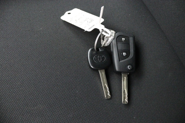 Toyota Aygo X - 1.0 VVT-i MT Play 39