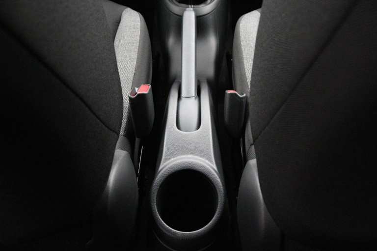 Toyota Aygo X - 1.0 VVT-i MT Play 39