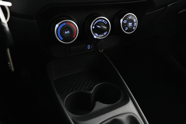 Toyota Aygo X - 1.0 VVT-i MT Play 7