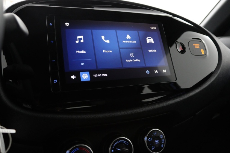 Toyota Aygo X - 1.0 VVT-i MT Play 8