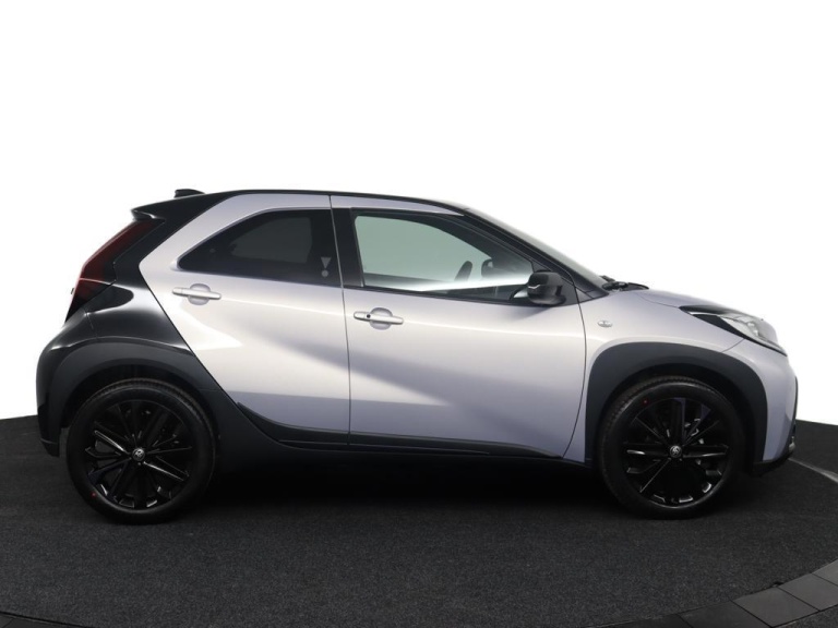 Toyota Aygo X - 1.0 VVT-i MT JBL 12