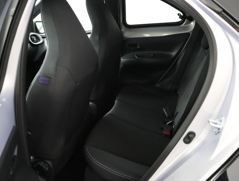 Toyota Aygo X - 1.0 VVT-i MT JBL 17