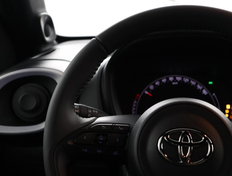 Toyota Aygo X - 1.0 VVT-i MT JBL 18