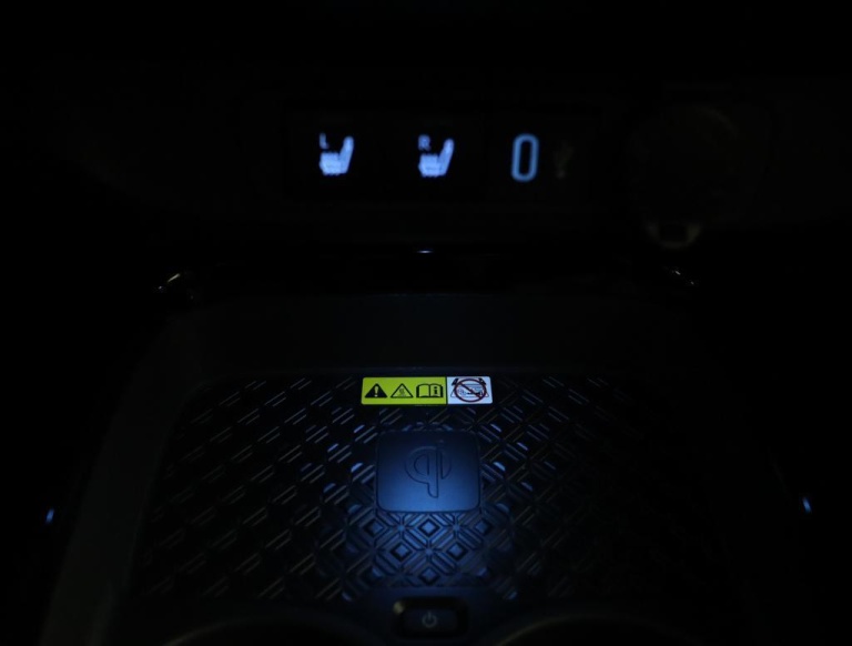 Toyota Aygo X - 1.0 VVT-i MT JBL 38