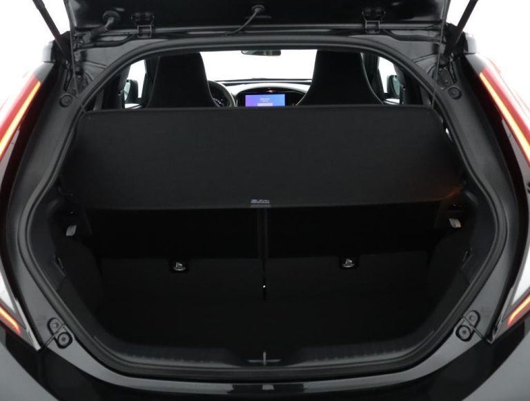 Toyota Aygo X - 1.0 VVT-i MT JBL 41