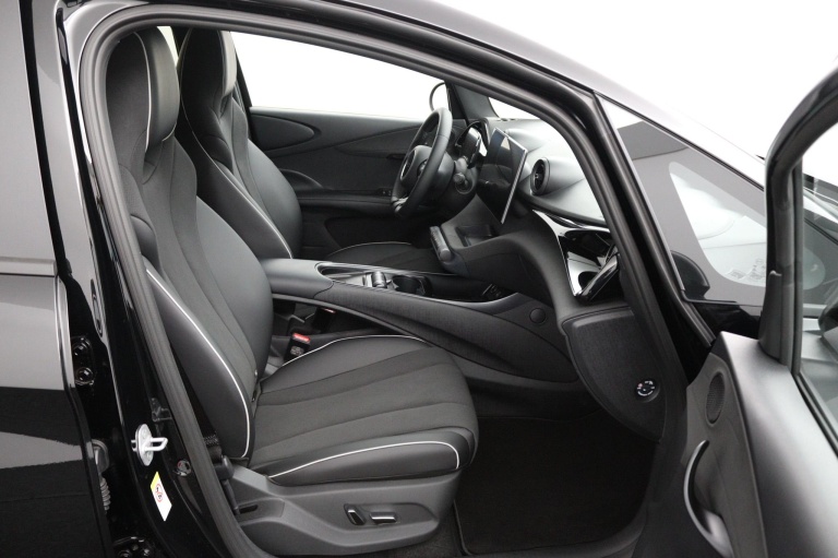 BYD DOLPHIN - Design 60.4 kWh 18
