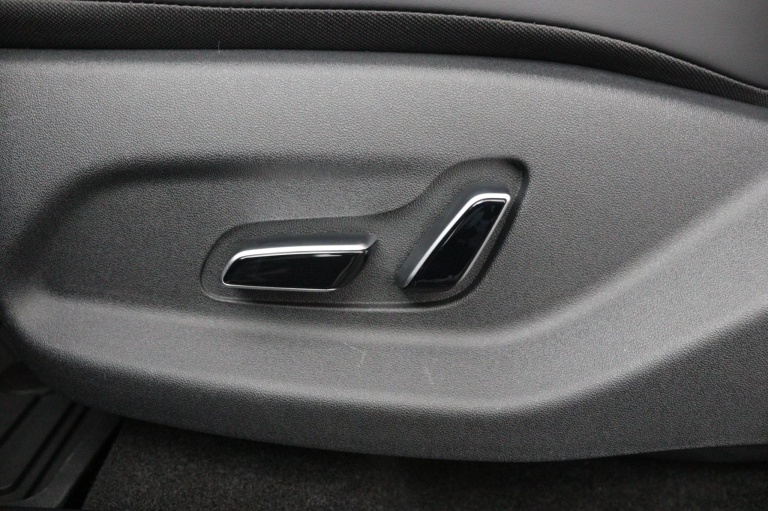 BYD DOLPHIN - Design 60.4 kWh 33