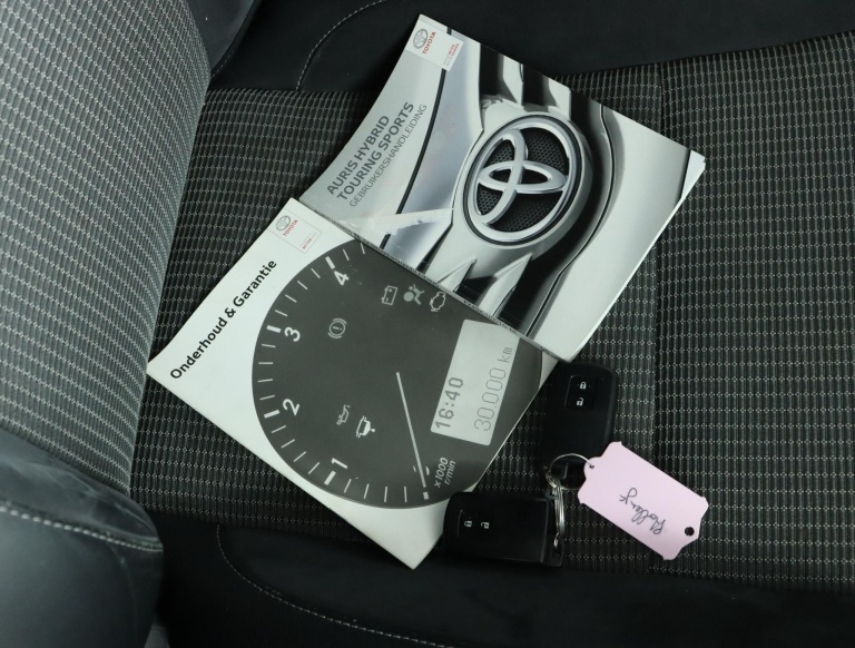 Toyota Auris Touring Sports - 1.8 Hybrid Executive 11
