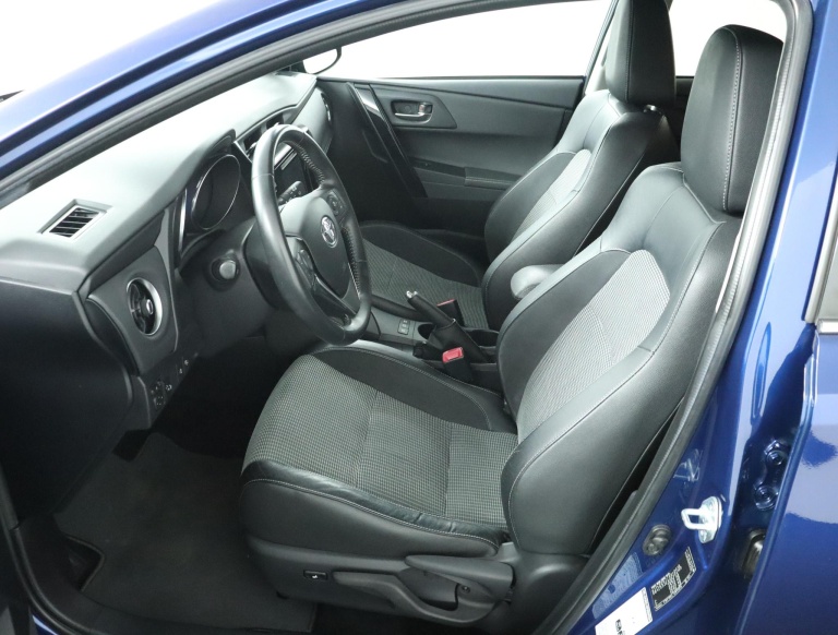 Toyota Auris Touring Sports - 1.8 Hybrid Executive 17
