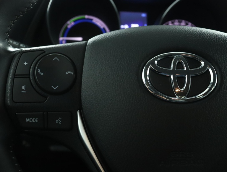 Toyota Auris Touring Sports - 1.8 Hybrid Executive 19
