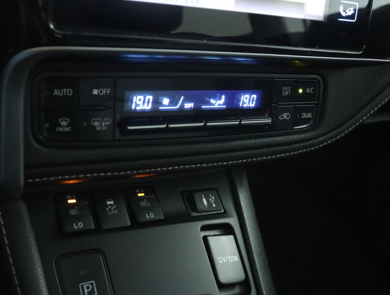 Toyota Auris Touring Sports - 1.8 Hybrid Executive 7