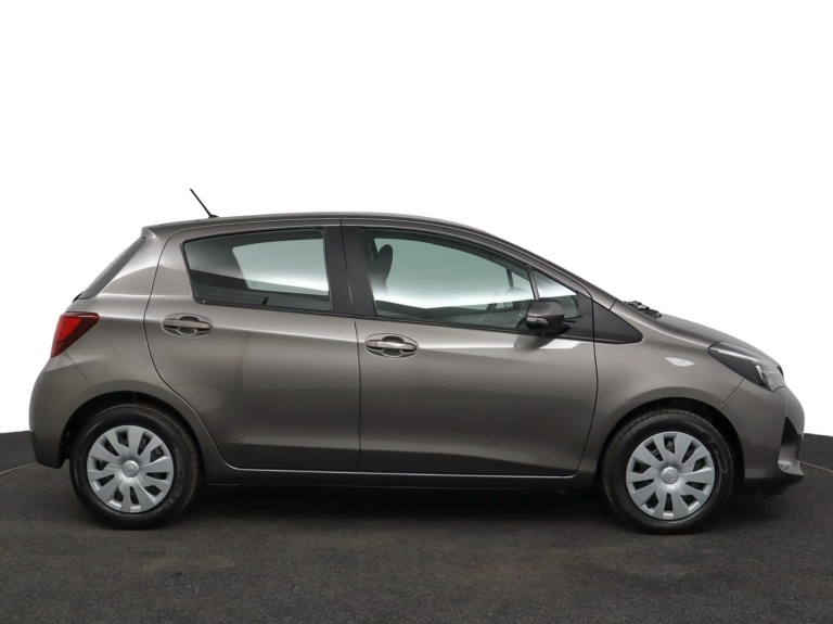 Toyota Yaris - 1.3 VVT-i Business Plus 13