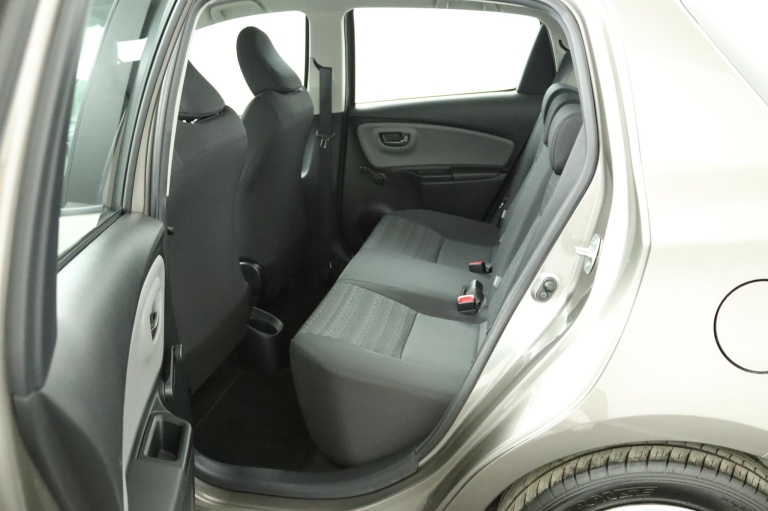 Toyota Yaris - 1.3 VVT-i Business Plus 18
