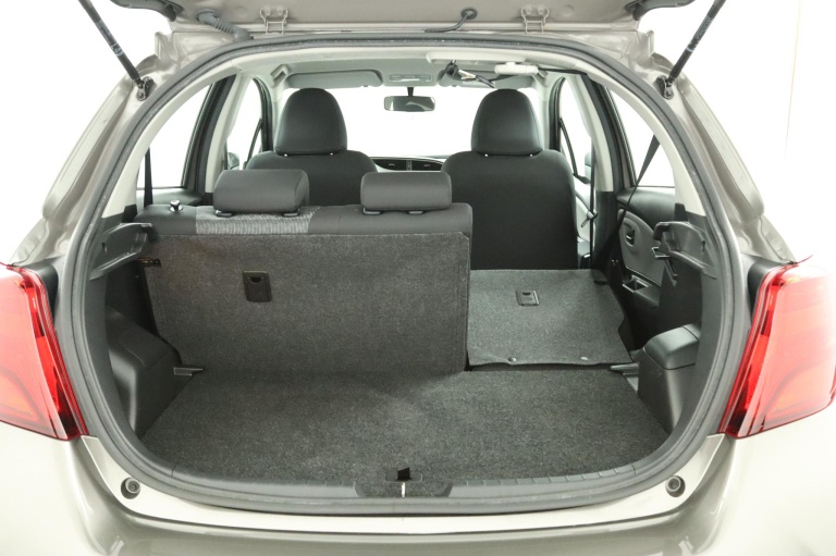 Toyota Yaris - 1.3 VVT-i Business Plus 25