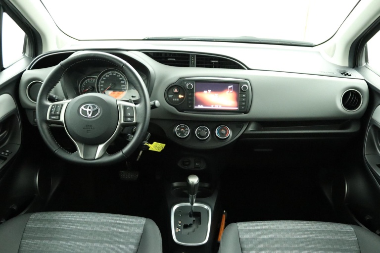 Toyota Yaris - 1.3 VVT-i Business Plus 4