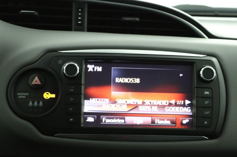 Toyota Yaris - 1.3 VVT-i Business Plus 41