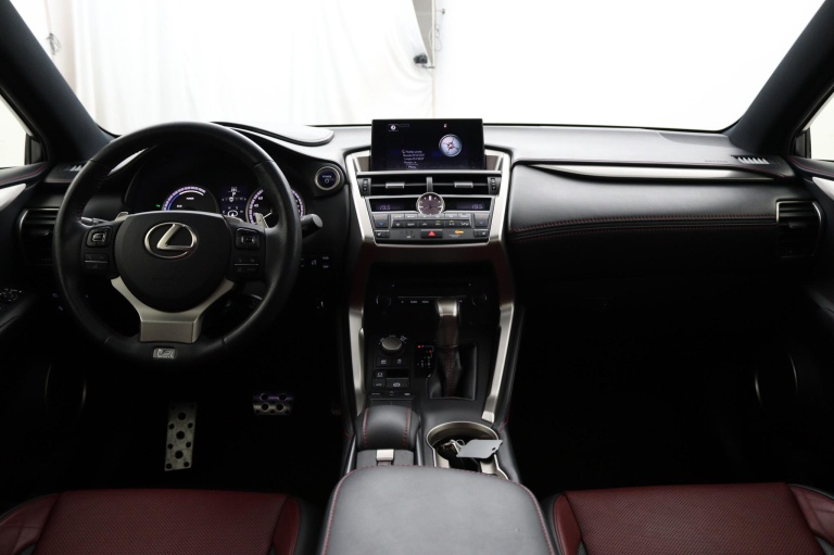 Lexus NX - 300h AWD F Sport Line 4