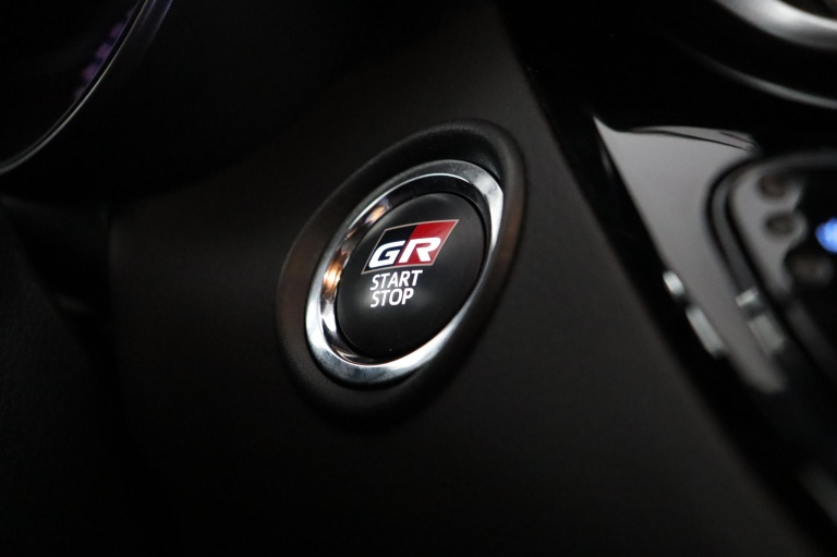 Toyota C-HR - 2.0 Hybrid GR-Sport 38